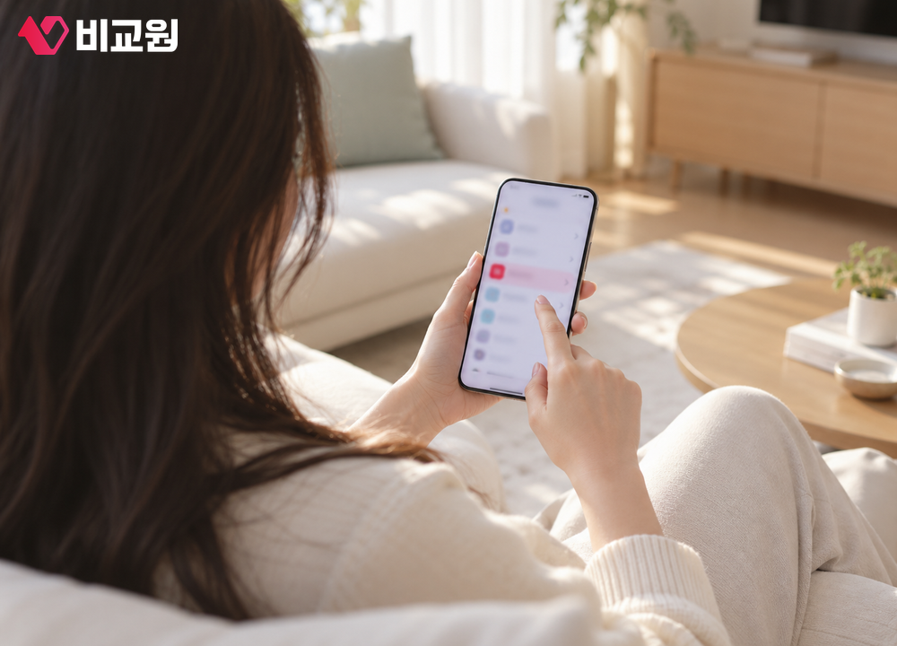 휴대폰 구독 관리 화면에서 유튜브 프리미엄 결제 금액을 확인하는 모습